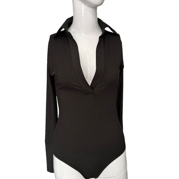 Black Long Sleeve Fitted Bodysuit with Notched Collar - Picture 2 of 3